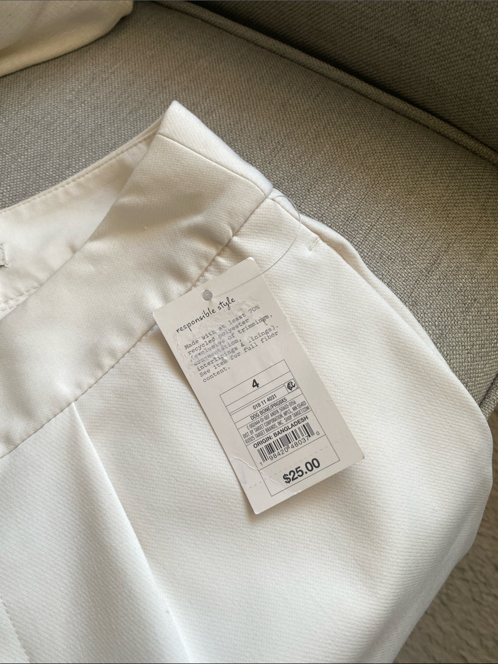 NWT A New Day Women’s High-Rise Cream Stretch Pleated Trouser Shorts Size 4 - Picture 3 of 6
